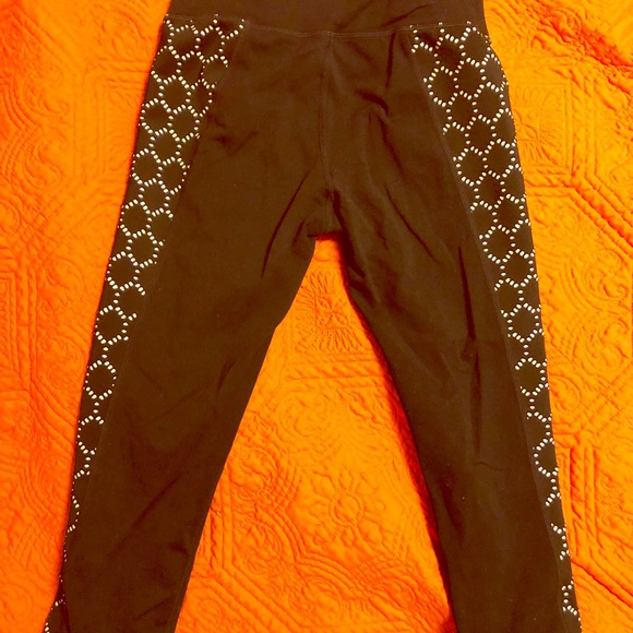 Athleta Chaturanga Eyelet Capri - Picture 3 of 5